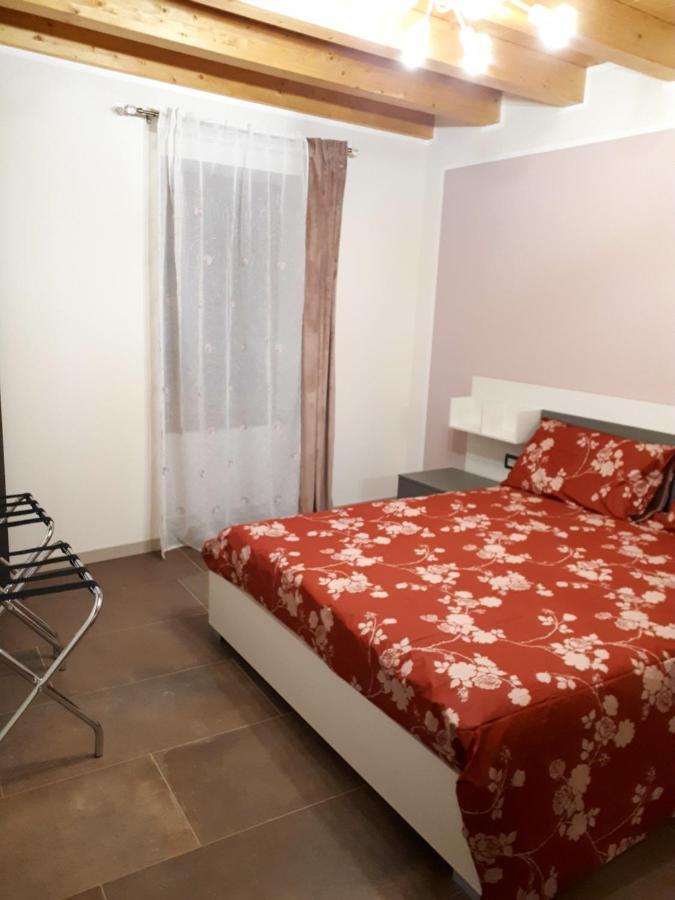 Dimora Rosso San Zeno - Wifi Veloce E Adatto Per Famiglie Verona Exterior foto